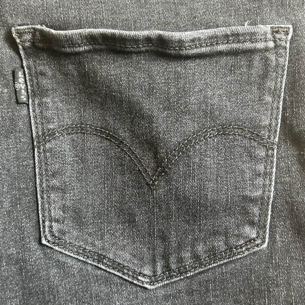 Levi’s 711 Raw Hem Skinny Jeans - Picture 7 of 14